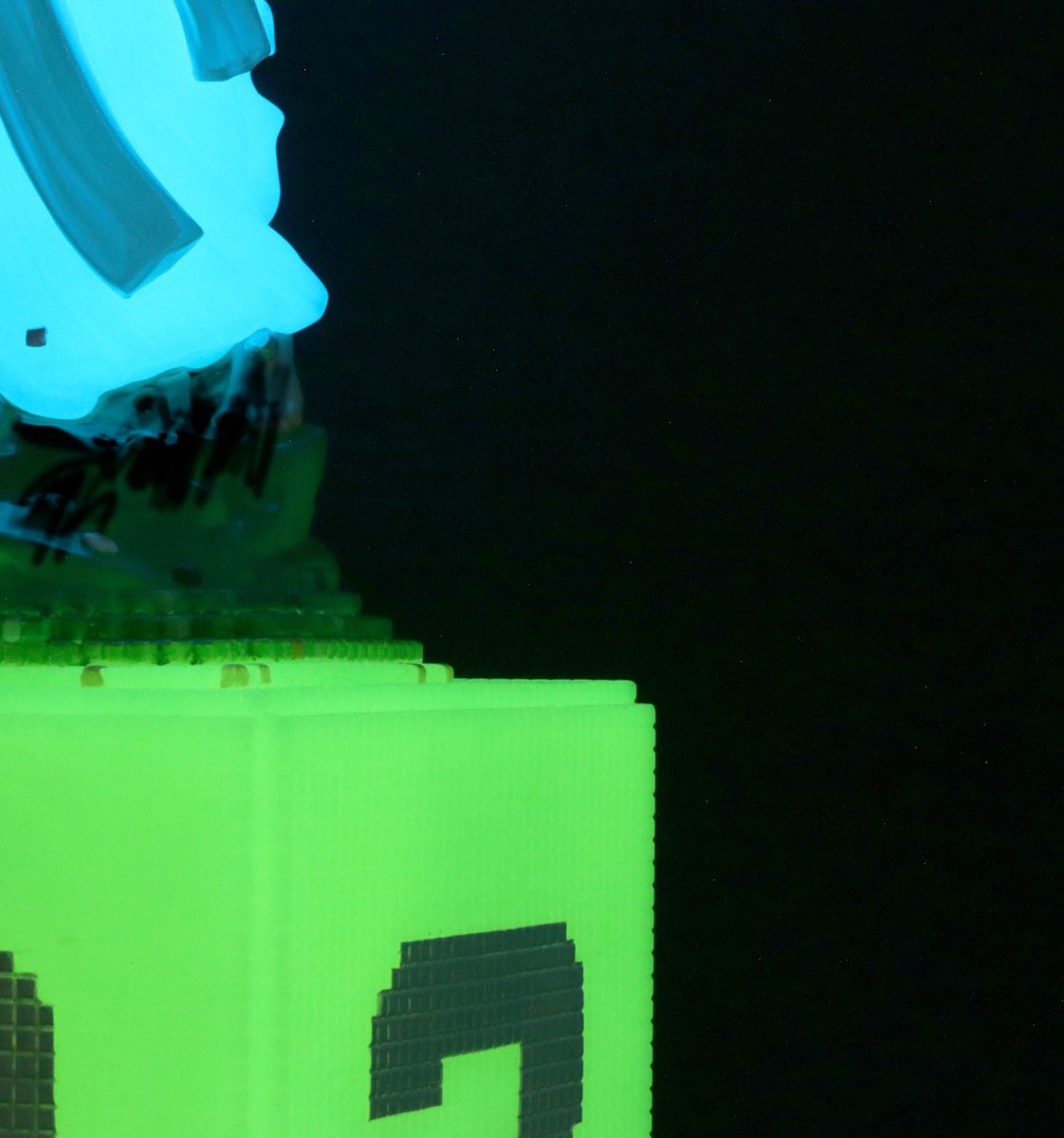 La Super Mary Oh en collaboration avec <a href="/SoasCham/">Chamaillard Soasig</a> est de retour chez Artoyz dans un nouveau coloris nommé "GID". 

Cette figurine exceptionnelle, limitée à 100 exemplaires, sortira simultanément sur le site et en boutique ce jeudi 7 septembre à 12 h 00 (UTC +2)