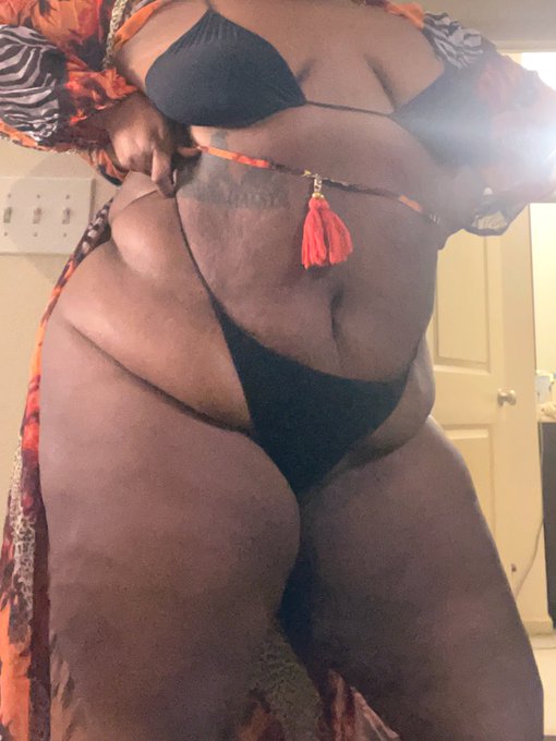 They said to bring a cover up to walk the floor https://t.co/X63xaBDJrn