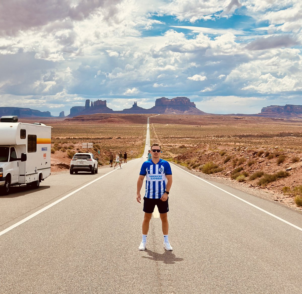 Over the weekend did the honours of getting the new home kit to Monument Valley, UT📍. That’s 650 miles round trip = 9 hours drive from Phoenix. 

It’s a big club thing🤷🏻‍♂️🔵⚪️UTA!

 #bhafc #statesideseagulls 
 <a href="/bhafcstateside/">Stateside Seagulls</a> <a href="/OfficialBHAFC/">Brighton & Hove Albion</a>