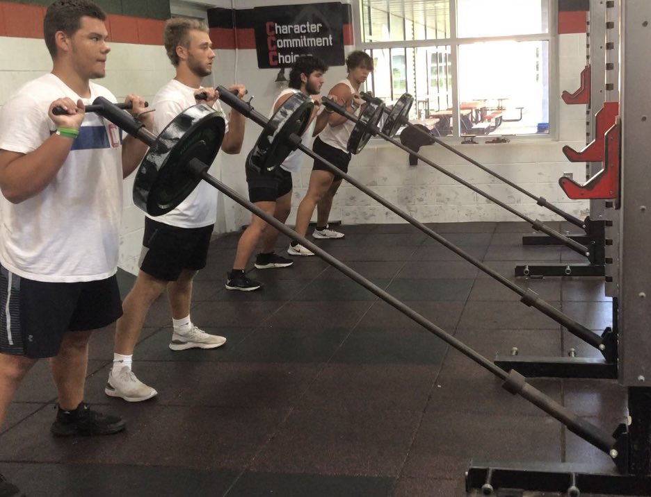 XploderBar's tweet image. You have to train Xplosive Triple Extension fast bar movements to be good in football. Many are reaping the benefits now and many are falling victim, which are you? Train how you play… xploderbar.com