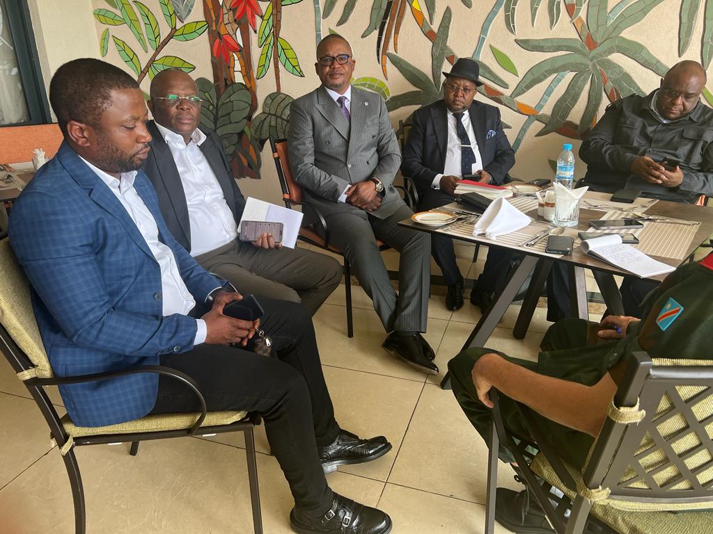 kabumba_justin's tweet photo. #RDC🇨🇩Répression à #Goma, le jeune @KhetaFiston été reçu ce lundi  matin par la délégation gouvernementale séjournant à #Goma pour auditionner les responsables. Pour le président du Forum national de la jeunesse (FNJ) au Nord-Kivu,  les victimes sont toutes des congolais et demande que la justice soit indépendante afin de juger les vrais auteurs. Fiston Kheta devant la délégation gouvernementale a demandé également pour la libération du jeune Josué #Kabanza, activiste de Droits humains arrêté pendant qu'il réalisait une interview à la presse dans le sens de condamné la répression contre les civils le 30 août