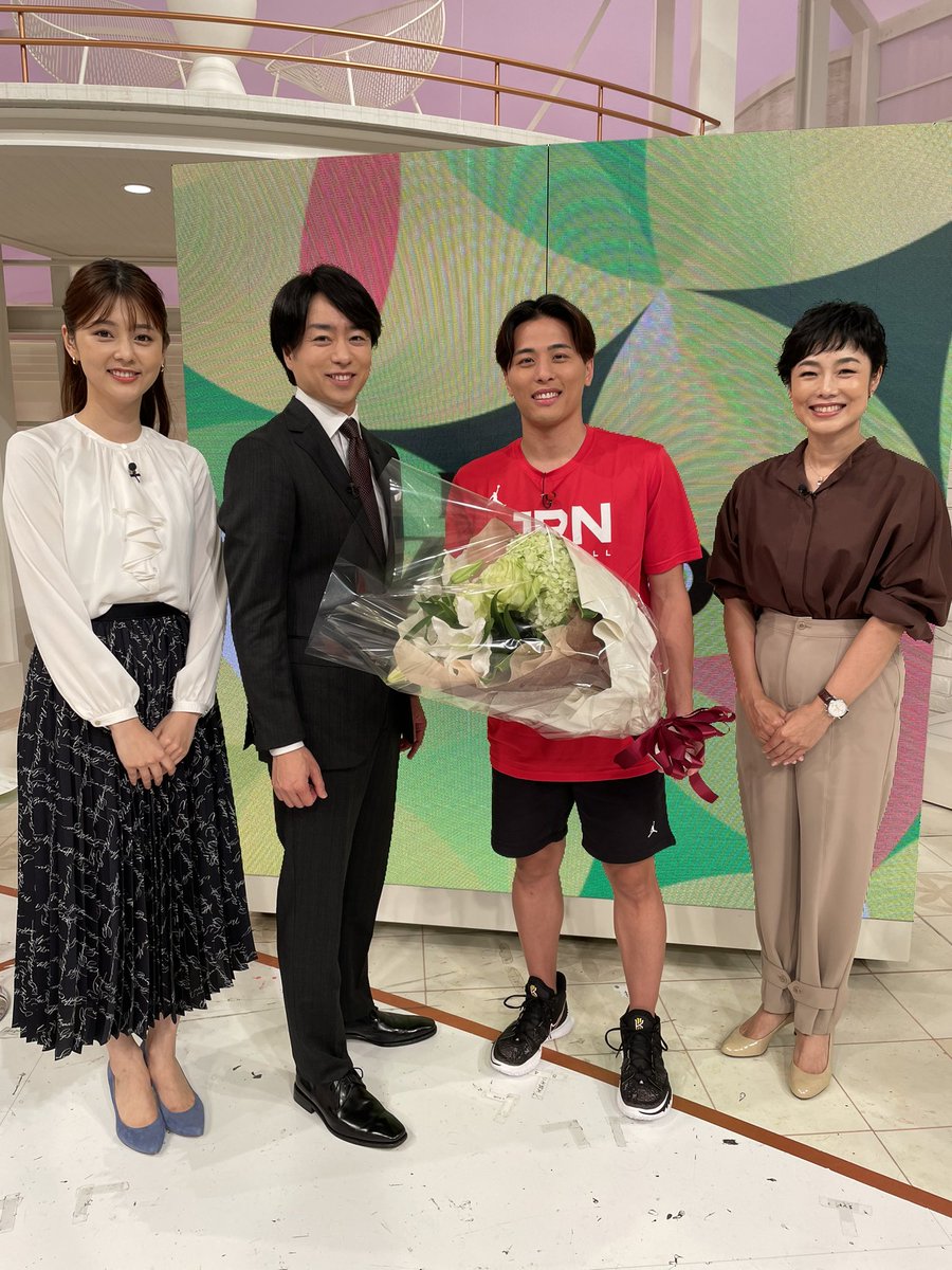 ntvnewszero's tweet photo. バスケ日本代表キャプテン富樫勇樹選手が生出演してくださいました💚
史上初のW杯3勝👏🏻そしてパリ五輪出場権獲得おめでとうございます🏆
本当にお疲れの中、ご出演ありがとうございました🐿️💗 https://t.co/Ce4qsxCWYk
