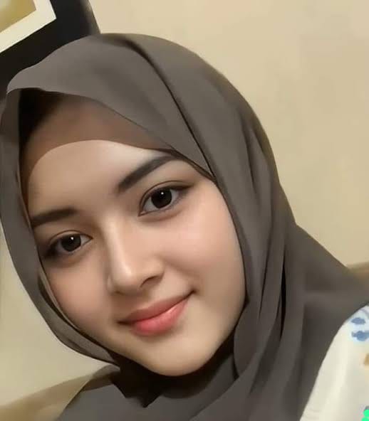 __PASMANTAP's tweet image. INFO ORANG HILANG
Nama : Syarifah bin Titan
Umur : 24 tahun
Status : Janda Tanpa Anak
Alamat : Sukasari Bogor

Seminggu tdk pulang ke rmh, seperti photo diatas, saat pergi  meninggalkan rmh ybs menggunakan mobil morris mini warna putih.

Jangan pada minat.. gw juga minat.🤭