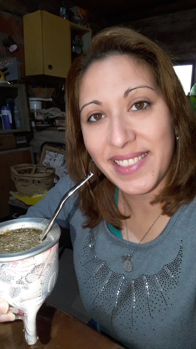 Feliz lunes kumpitas!!✌🤗💞😘😘😘 arriba los Matienzo😋 #BuenosDias 
#FelizLunes 
#LunesDeOjos