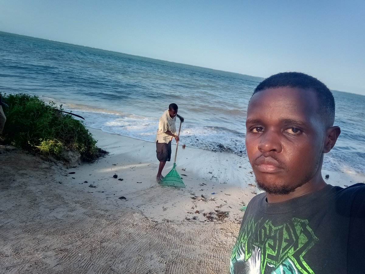 Seashells some place @ the seashore😉