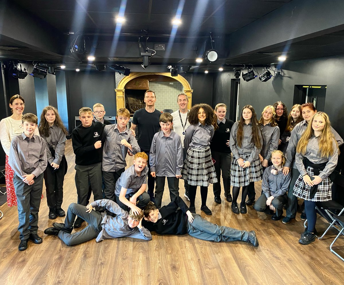 West_End_House's tweet photo. The best first day back with our School Drama Classes at West End House. This brilliant gang from @KillarneyCommu1 were complete pro's, featuring a very special guest student 🎭📽️ @KillarneyCommu1 

#schooldrama #killarney #westendhouseschoolofarts #supportthearts @Jess_C_Leen https://t.co/bxy35iDoiB