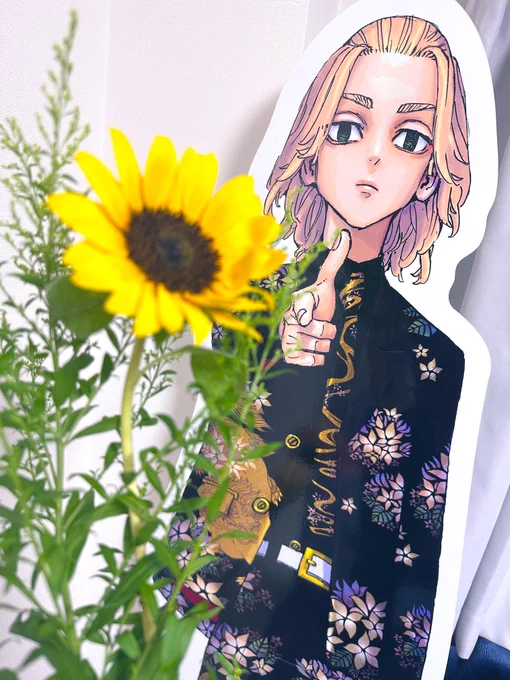 久しぶりにお花を買ったから写真撮ろうと思ったらどうしても君にピントが合うのは何故なの???? 