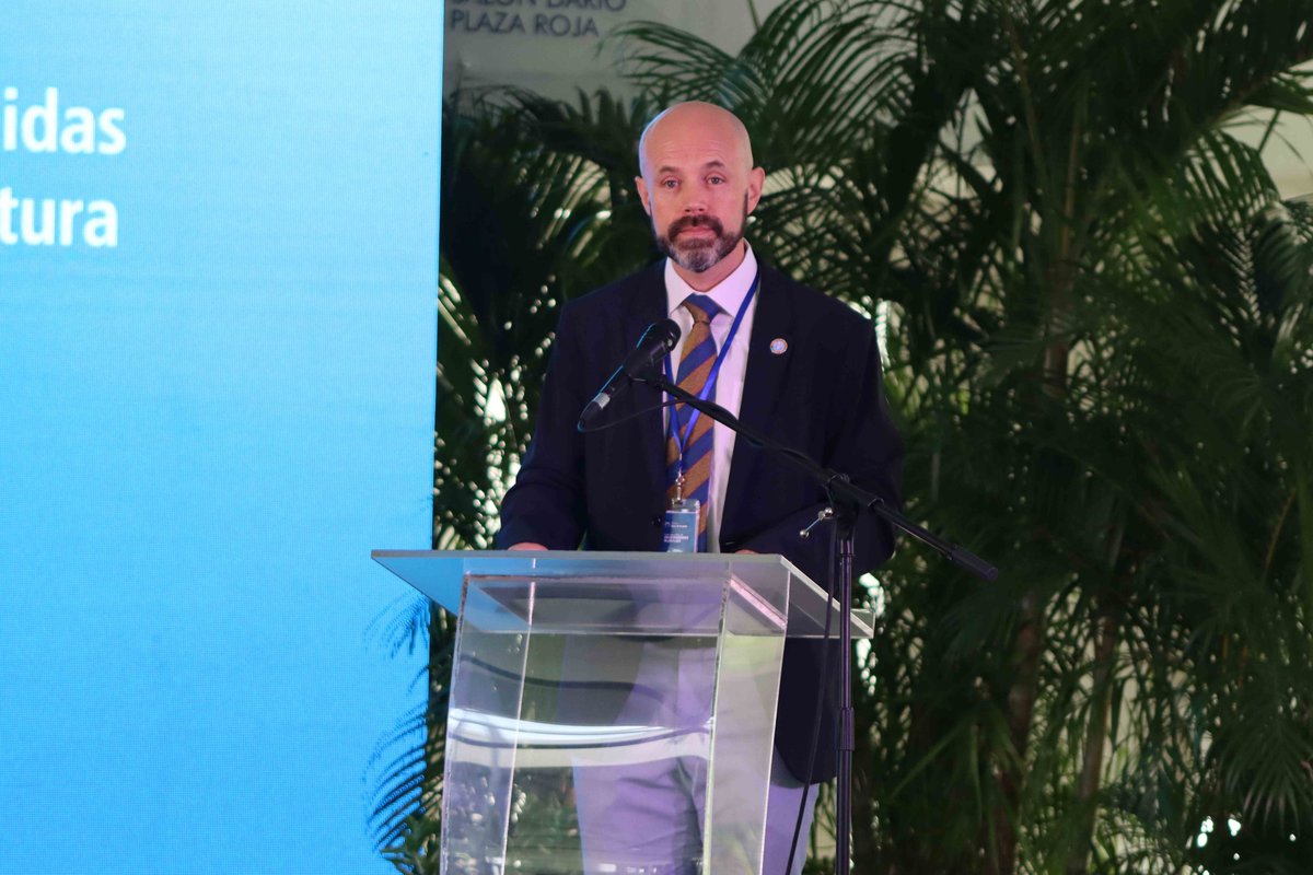 FAONicaragua's tweet photo. Iván León, Representante de @FAONicaragua manifiesta que el foro constituye un pilar para establecer alianzas como una plataforma para que las autoridades nacionales presenten oportunidades de inversión a empresas, bancos multilaterales de desarrollo y donantes.

#ManodelaMano🙌 https://t.co/goiVgUetgD