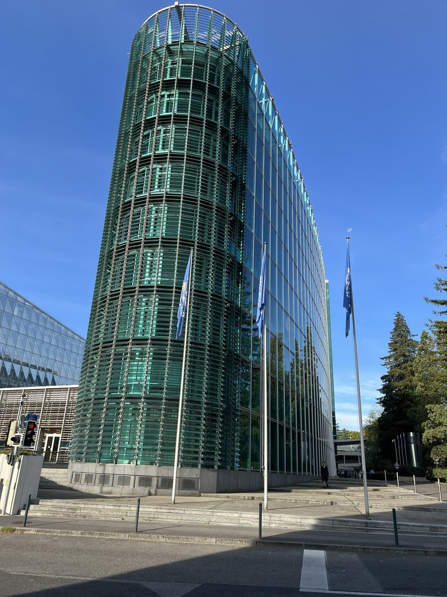 UstinovPrincipl's tweet photo. at the WMO working on an update of the Heatwaves and Heat-Health Warning System guidance that @ProfGRMcGregor (me) @GeogDurham led in 2015. Quite appropriate given anomalous heat in Geneva presently #heatwave https://t.co/EkHONZx8mV