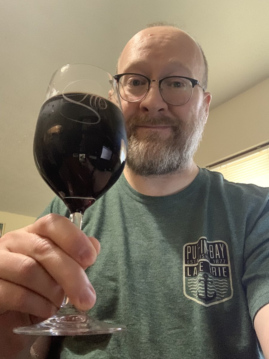 RealBMaxwell's tweet photo. Enjoying #meadmonday with @SchrammsMead Pacific Bramble+ Loganberry Tayberry &amp; Red &amp; Black Raspberry Mead 😋🍷💪👍 #mead #MondayFunday #craftmead @WhiskeyCyclist @ZombieWWZ @JonMontag @PaulOBrien10 @CorkBeer @cb_phil @j_k357 @Kubrickx @impopsy @RJellyman @Senor_Greezy https://t.co/BnHjhv7RdS