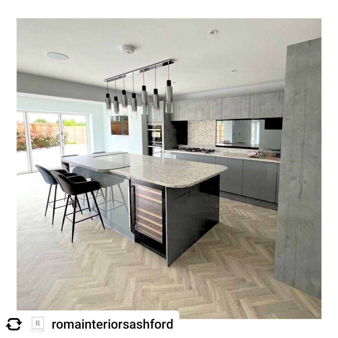 Can we just move in already? 😄 Thanks to @romainteriorsashford for capturing the beautiful photo of their kitchen featuring our stunning Hoover wine cooler! 🍷 If you have a Hoover appliance please tag us in a photo to be in with a chance of being featured on our pages! 📷