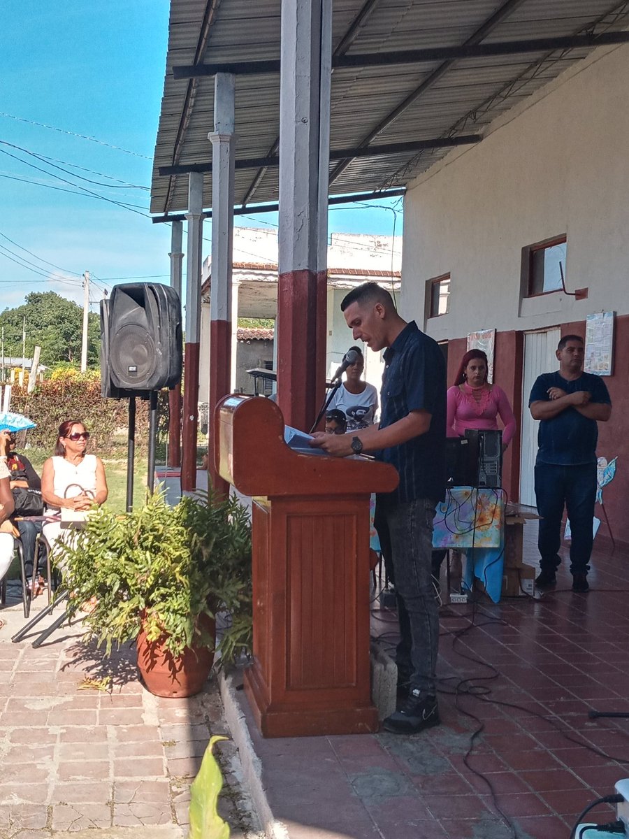 En #Yaguajay como en toda #Cuba inicio del curso escolar  2023/2024. 
#DeVueltaAClases #NuevoCursoEscolar  #SanctiSpíritusEnMarcha @DeivyPrezMartn1 @AlexisLorente74 @AndreiArmasBra6 @ObraDe