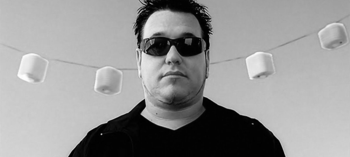 Nerdbunker's tweet photo. Steve Harwell, ex-vocalista da banda Smash Mouth, morre aos 56 anos - musicista é reconhecido por hits como “All Star” e “I’m a Believer”, presentes no filme Shrek (2001) https://t.co/Fa9sa11rbY https://t.co/wfE2knu87S