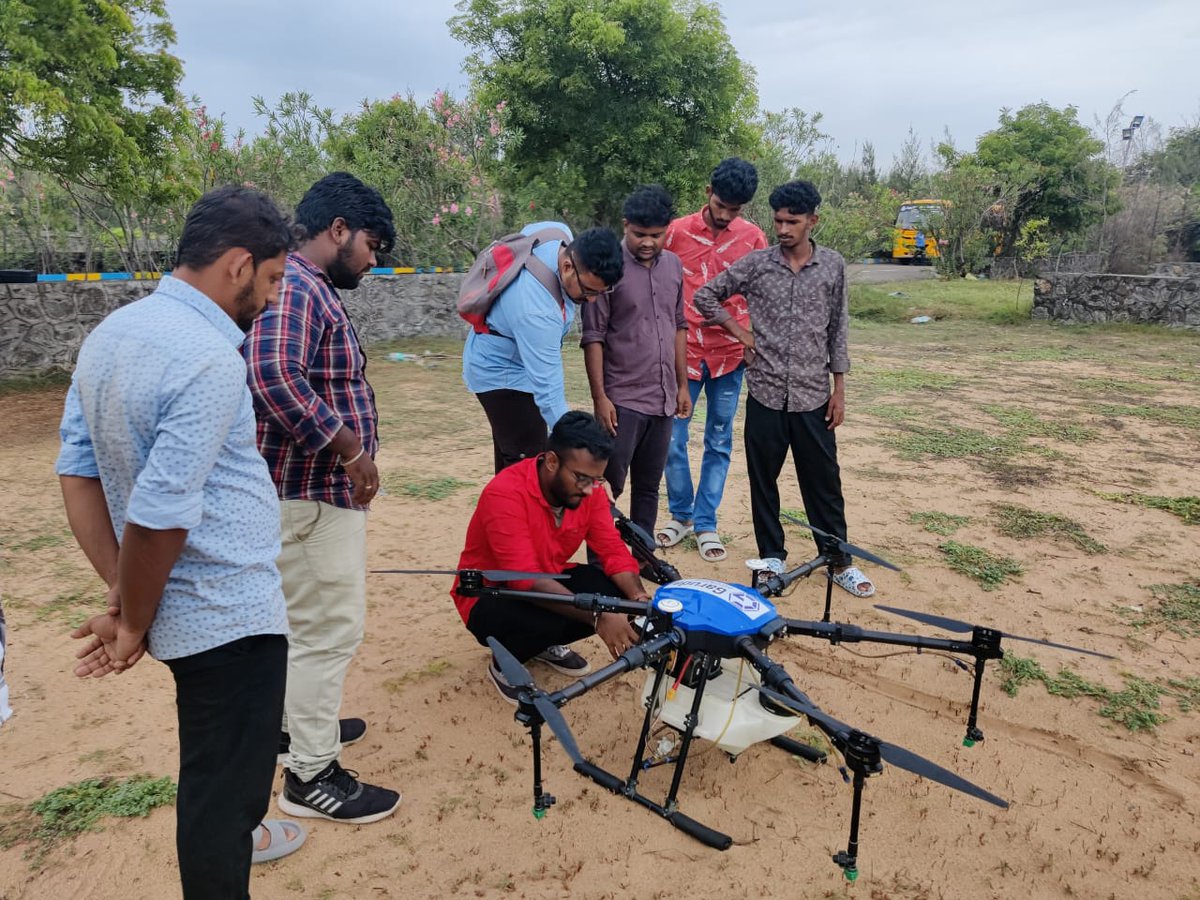 BalaKumaranB23's tweet photo. My heartfelt gratitude to @garuda_india for the incredible opportunity to teach those people.This experience has been truly transformative, and I think it is the chance to make a positive impact in their lives. It has been a privilege to contribute to their growth and development https://t.co/IzDyOsyrG0