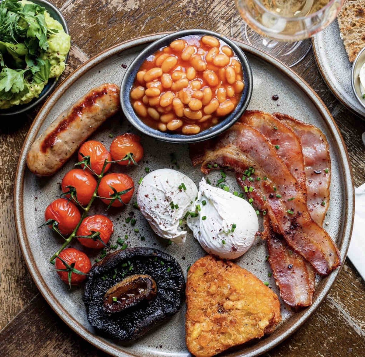 angietealady's tweet image. #fullenglish #happylaborday #getthekettleon for some #mrsmccartney #englishbreakfasttea. mrsmccartneysteas.com 🫖