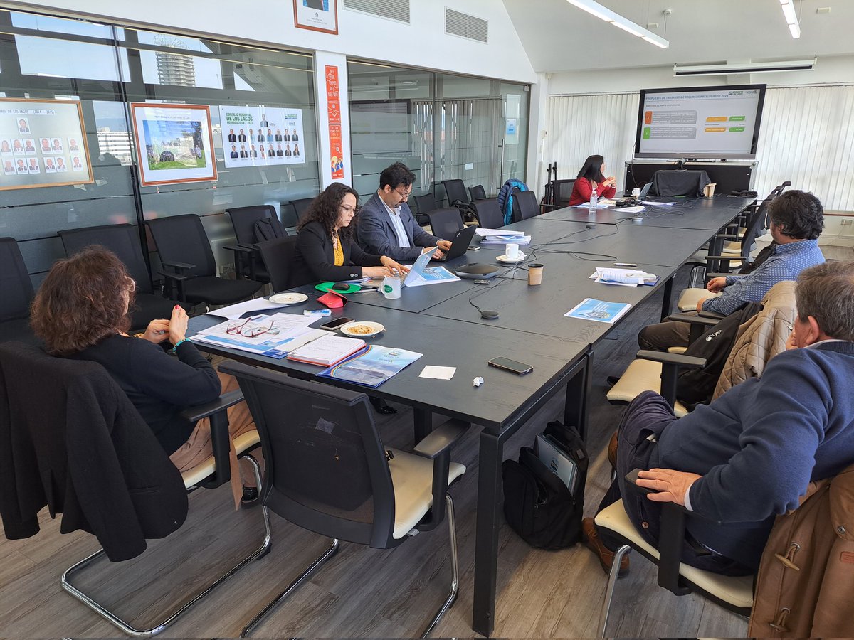 core_los_lagos's tweet photo. ✅️ La Comisión de Hacienda del #CORELosLagos continúa trabando y revisando el estado de la ejecución presupuestaria FNDR en la Región de Los Lagos,
incluyendo los datos pormenorizados solicitados. https://t.co/j7npp3lajU