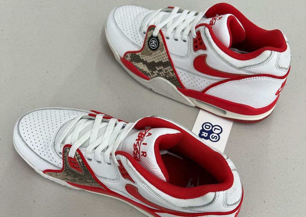 SoleRetriever's tweet photo. FIRST LOOK: Stussy x Nike Air Flight 89 Low SP “White Habanero Red" 🔴🔴🔴

First of three... https://t.co/Np5juPCAFD