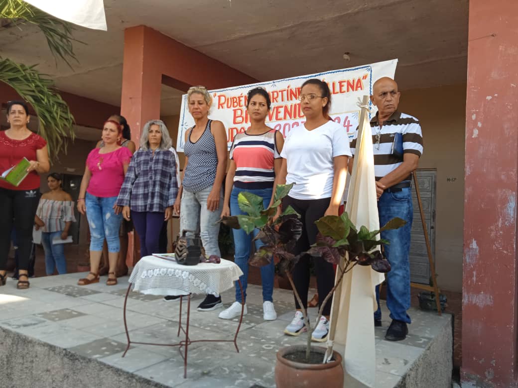 Hoy el CP Rubén Martínez Villena de #CabaiguánEduca abrió sus puertas al nuevo curso escolar,con un matutino de apertura donde docentes y directivos enfatizaron en su empeño de ofrecer una educación potenciadora del desarrollo humano
#EducaciónDeCalidad , #EducaciónSanctiSpíritus