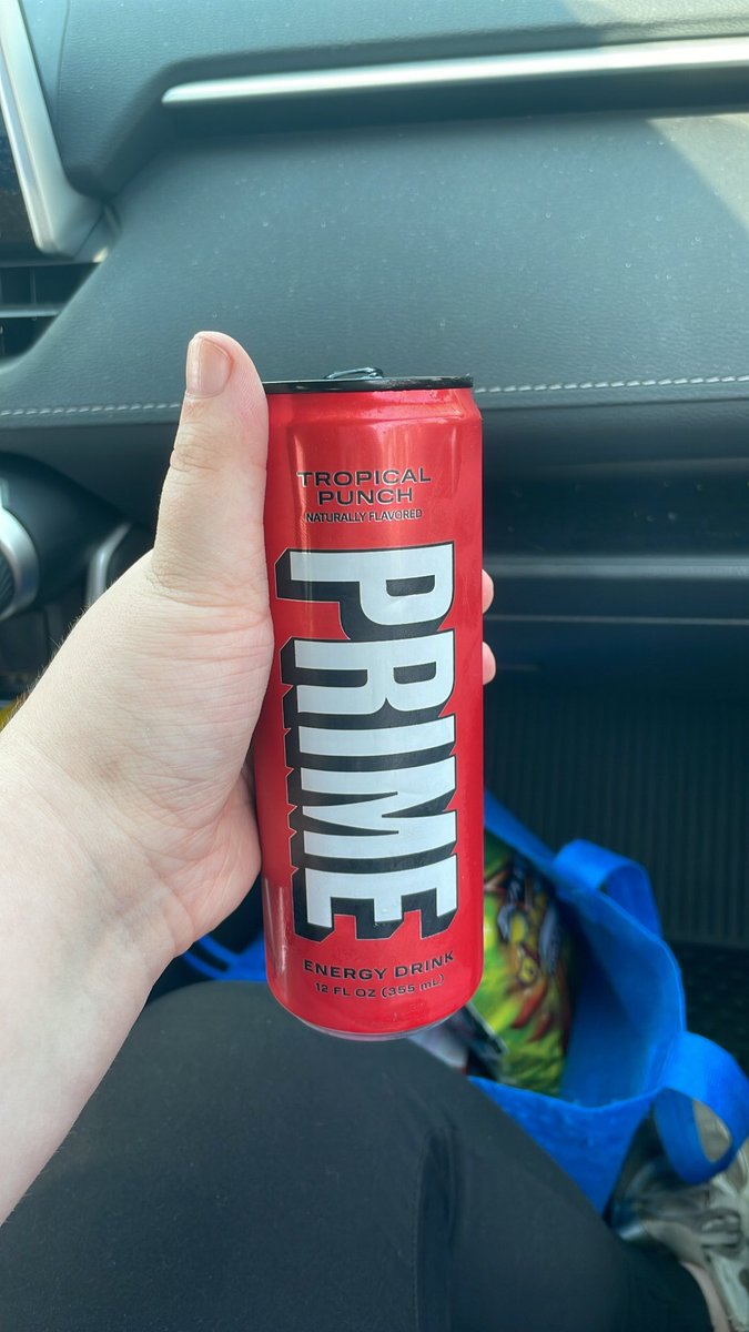notbethb's tweet photo. @LoganPaul @PrimeHydrate https://t.co/1xBJ7EUKnS