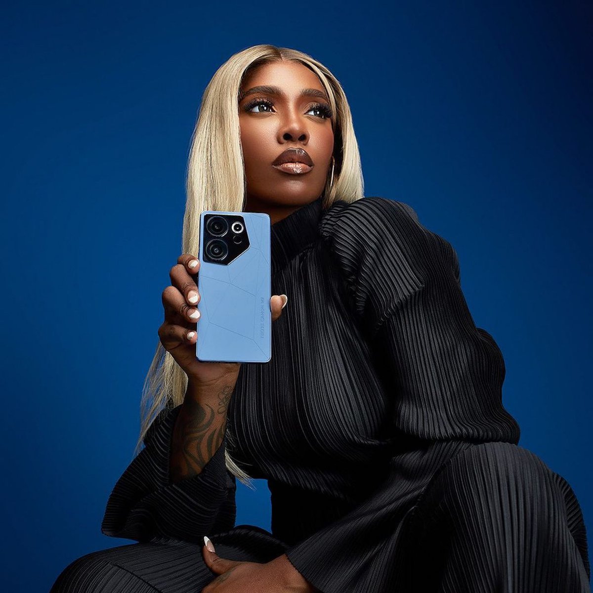 Not 'gon hide this, the CAMON 20 Premier 5G is the true holy grail of innovation and elegance.

#CAMON20Series
#TECNOxTiwaSavage