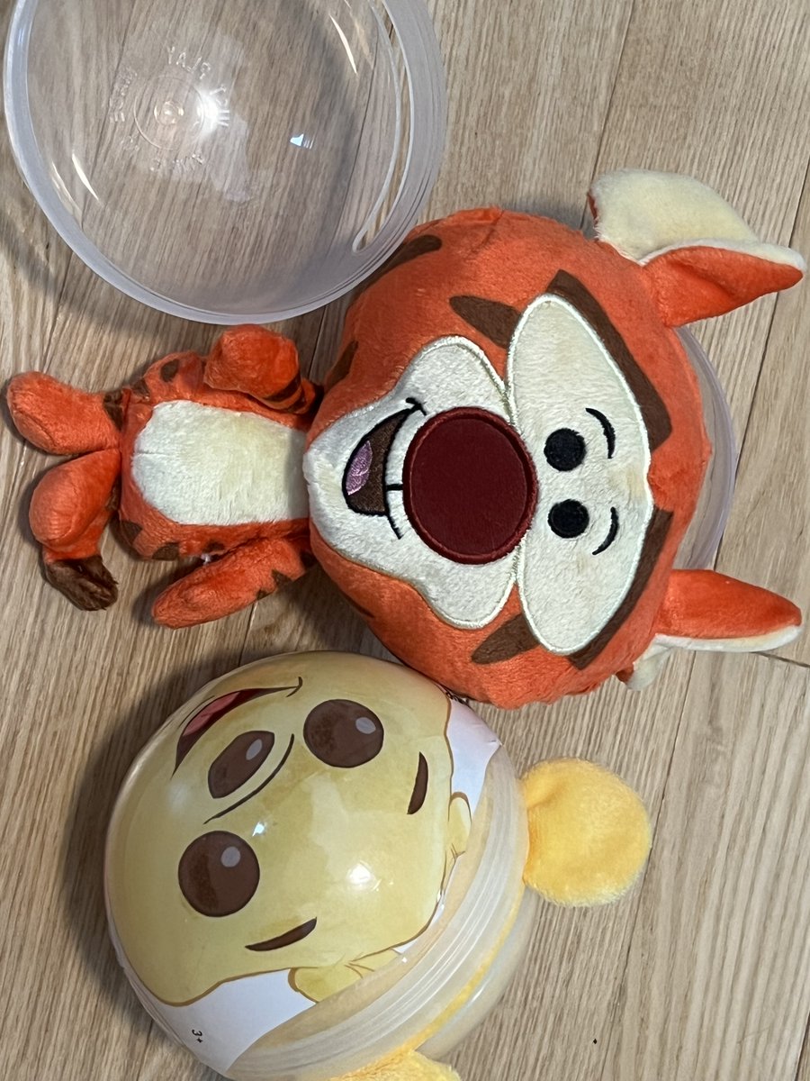 CUTE! DISNEY #Tigger #WinnieThePooh Peek-A-Plush in Ball LOT of 2 NEW #peekaplush #plushtoys #disneyplush #HTFdisney #PoohandTigger #Pooh #disneygifts #disneycollectibles #ebayfinds #toys #giftideas #disneyana #disneycharacters #stuffies ebay.com/itm/2663999957… #eBay via @eBay