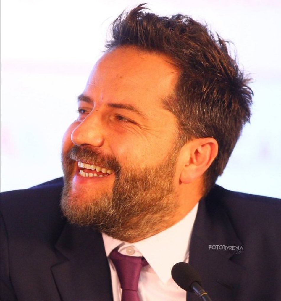 SinyorBoey's tweet photo. İyi ki varsın. #SeniSeviyoruzErdenTimur https://t.co/9BqY6TlkfG