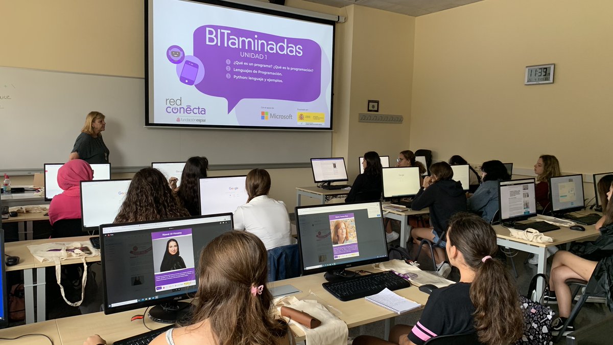 JOVESOLIDES's tweet photo. Arrancamos septiembre con mucha energía 🔋 Toda la que nos da #BITaminadas
Durante toda esta semana, más de una decena de jóvenes entre 12 y 17 años se formarán en programación con lenguaje #Phyton 📚💻 en la @UPV de la mano de @fundacionesplai y #Jovesolides https://t.co/CCbKE1XpXa