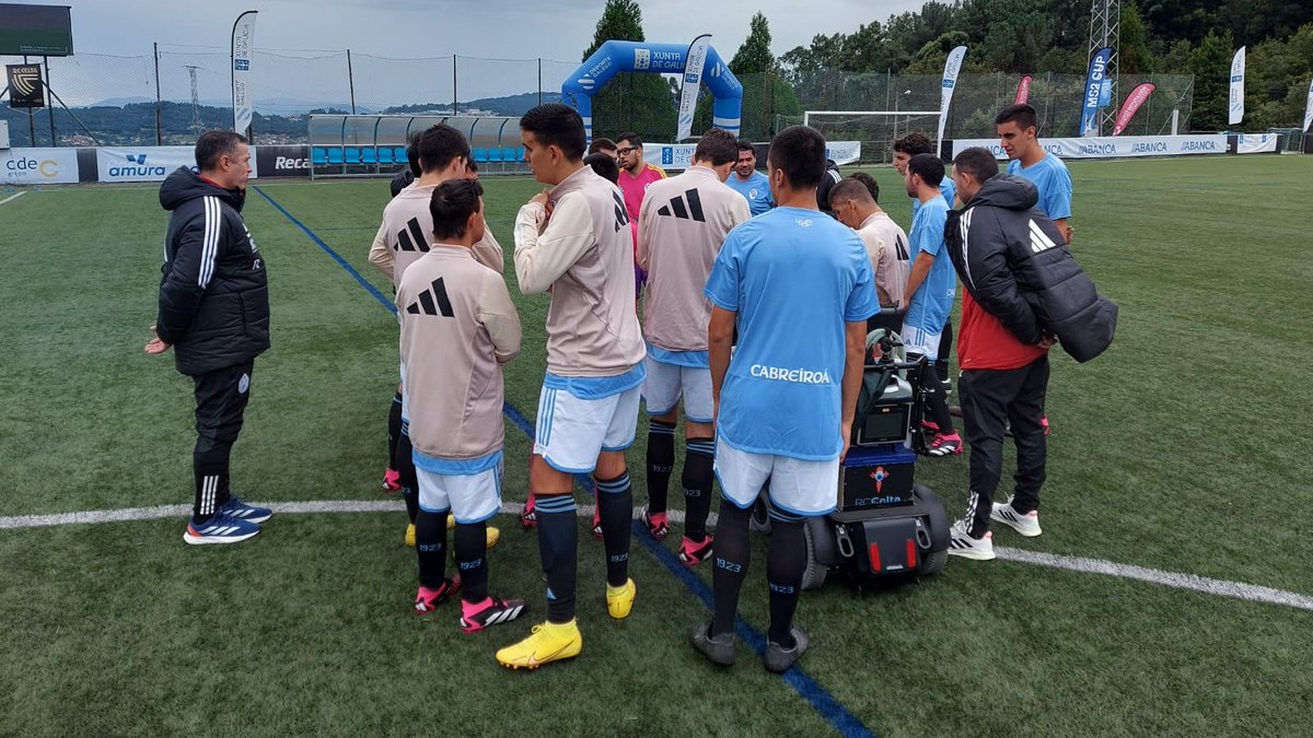 CanteiraCeleste's tweet photo. 𝐂𝐄𝐋𝐓𝐀 𝐆𝐄𝐍𝐔𝐈𝐍𝐄 〛Dentro do torneo #MS2CUP desputado esta fin de semana, os nosos 𝐬𝐮𝐩𝐞𝐫𝐜𝐚𝐩𝐚𝐜𝐢𝐭𝐚𝐝𝐨𝐬 xogaron un partido de exhibición ante o @RCDeportivo nunha gran demostración de deportividade e xogo limpo 🩵😁

Sempre orgullosos de vós, rapaces! https://t.co/FHiBXuQNrV