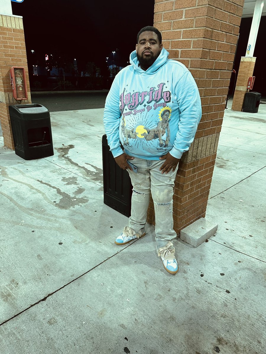PoohCheen's tweet photo. I feel like da chosen one by God, they ain’t got sh!t on me….. #CHEEN https://t.co/YcW5G0JsJe