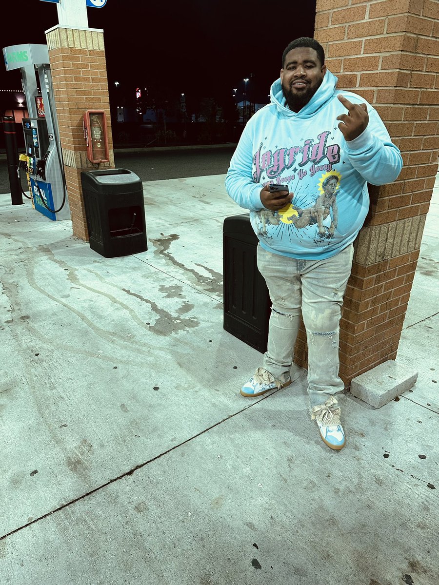 PoohCheen's tweet photo. I feel like da chosen one by God, they ain’t got sh!t on me….. #CHEEN https://t.co/YcW5G0JsJe