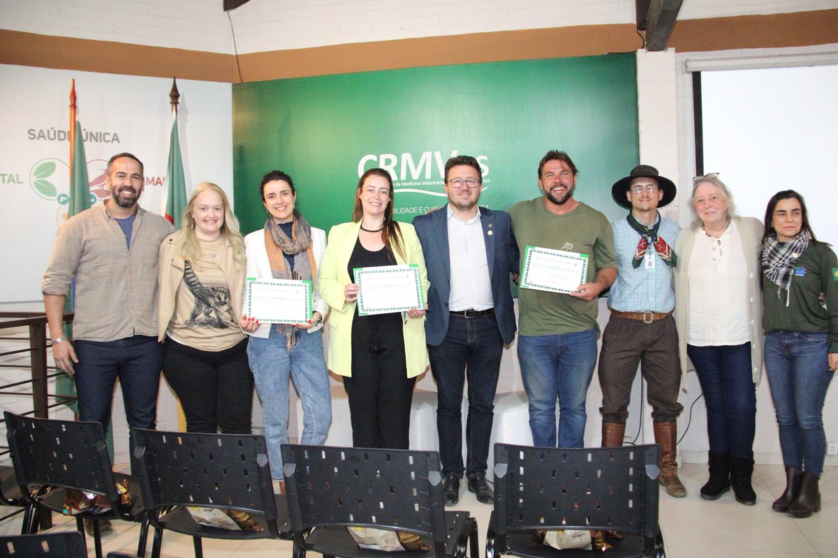 crmvrs's tweet image. 𝐎𝐬 𝐜𝐨𝐧𝐟𝐥𝐢𝐭𝐨𝐬 𝐞 𝐨𝐬 𝐢𝐦𝐩𝐚𝐜𝐭𝐨𝐬 𝐞𝐧𝐯𝐨𝐥𝐯𝐞𝐧𝐝𝐨 𝐚 𝐟𝐚𝐮𝐧𝐚 𝐬𝐢𝐥𝐯𝐞𝐬𝐭𝐫𝐞 𝐬𝐚̃𝐨 𝐝𝐞𝐛𝐚𝐭𝐢𝐝𝐨𝐬 𝐧𝐚 𝐂𝐚𝐬𝐚 𝐝𝐨 𝐌𝐞́𝐝𝐢𝐜𝐨-𝐕𝐞𝐭𝐞𝐫𝐢𝐧𝐚́𝐫𝐢𝐨

lnkd.in/d-sGccbJ

#CRMVRS #Expointer #SouVet #SouZoot