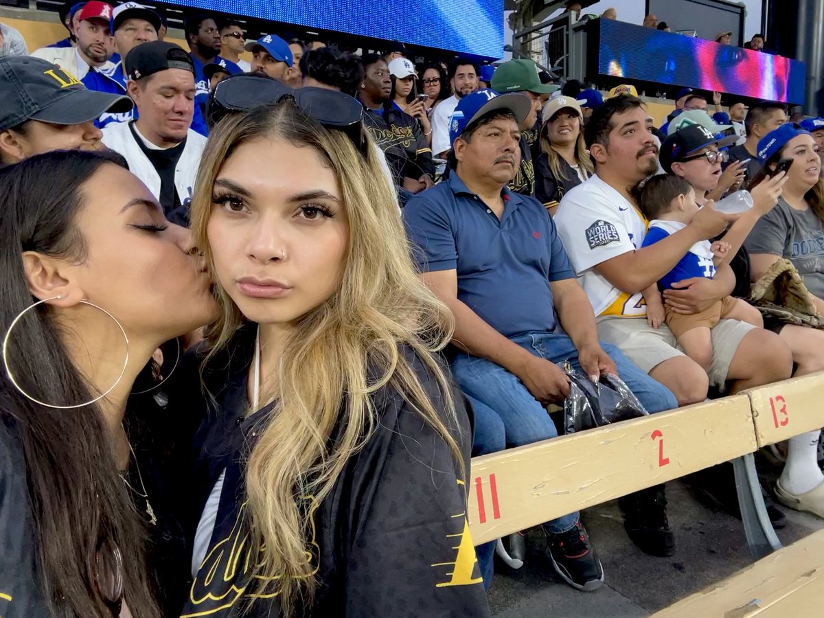 insanityy_gal's tweet photo. Always a vibe 💙 https://t.co/kkFybRihCB