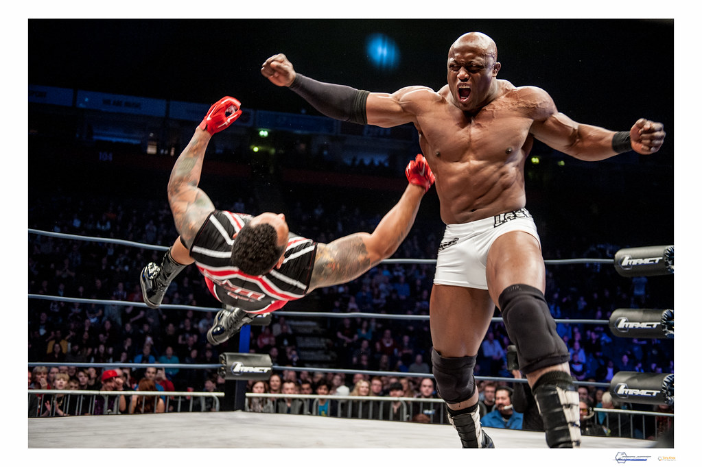 .@fightbobby delivers a huge clothesline to @The305MVP on the UK tour in 2015! Be part of IMPACT Wrestling history and get your tickets for the upcoming UK Invasion tour NOW 🎫 loom.ly/fUQEru0 #IMPACTUK