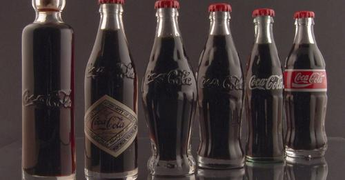 LindIngmar's tweet photo. "Coco-Cola - once contained a significant dose of cocaine until it was removed from the recipe in 1903 - Even the Pope was getting high off the alcoholic and drug-infused cocktail" - Click Link: https://t.co/GrkCLqlE5a https://t.co/v0l9pl3ZYl