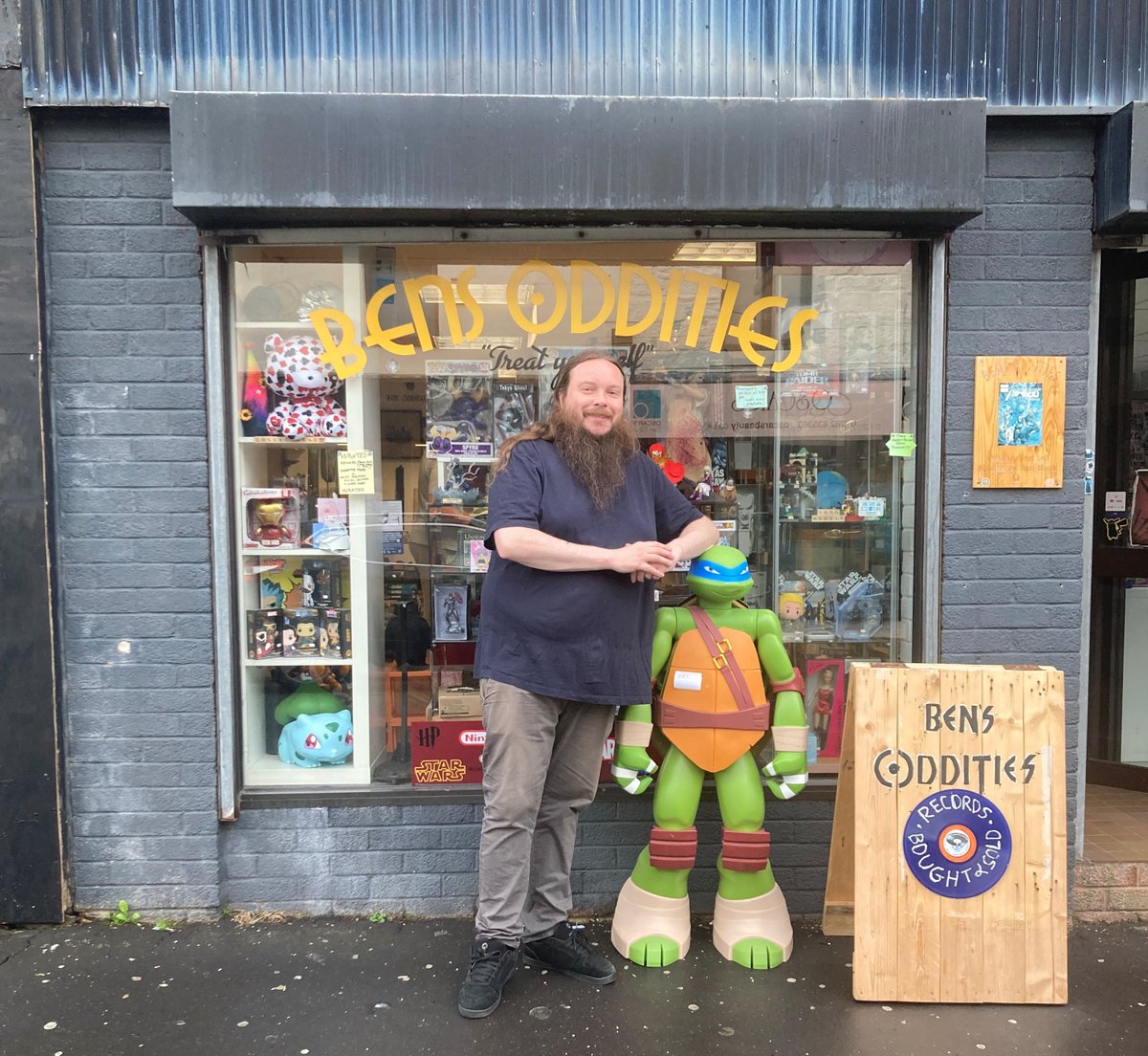 Did you know that #Burnley has its very own treasure trove? Ben's Oddities on Standish Street is an Aladdin's cave of collectibles, memorabilia, gifts, and much more from the worlds of cartoon, tv, and film. Every budget is catered for too. More here - facebook.com/bensoddities