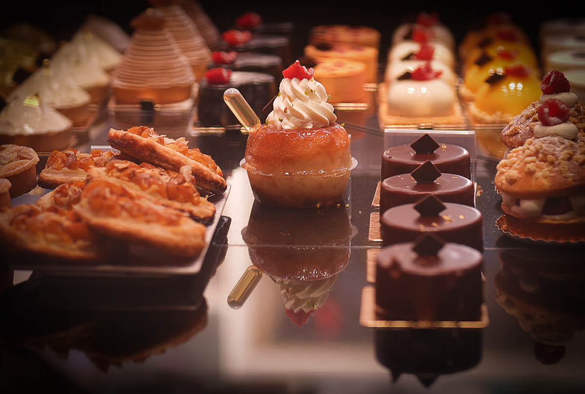 nickdidlick's tweet photo. It wouldn't be Paris without Parisian cakes & pastries. #SonyAlpha1 #Sony50mmGM #sonyphotographer #paris #france #cake #pastrychef #pastry #pastrylover #pastries #recipe #cuisine #bakedgoods #foodinspo #craftmanship #tablewares #healthylife #cleaneating #healthyfood #healthyl ... https://t.co/nJQbcbSQbu