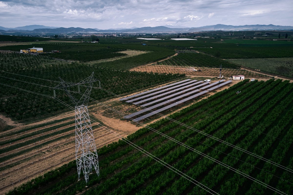CastanonAlvarez's tweet photo. Vamos a intentar revalidar el concurso #PHOTOvoltaica2023 organizado por @UNEFotovoltaica https://t.co/NtAXpy6oza