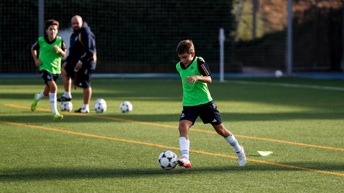 lafabricacrm's tweet photo. ⚽ ¡Arranca la pretemporada para el Alevín B y el Alevín C!
🔛 #RMCity | #LaFábrica https://t.co/ExeFhHax83