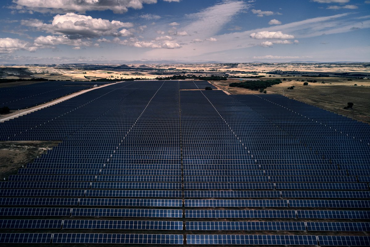 CastanonAlvarez's tweet photo. Vamos a intentar revalidar el concurso #PHOTOvoltaica2023 organizado por @UNEFotovoltaica https://t.co/8XgG3cAzLa