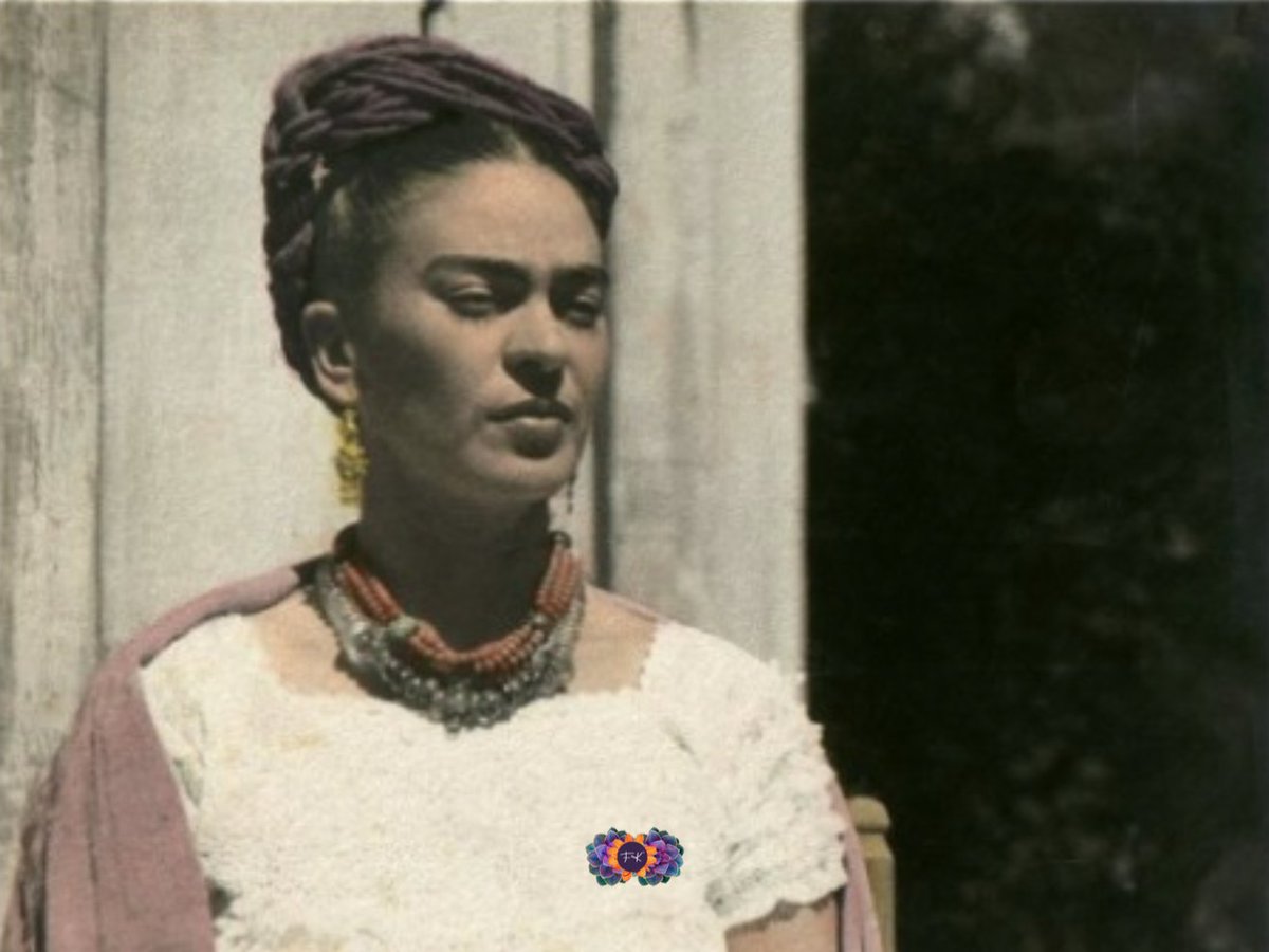 FridaKahlo's tweet photo. “Tan absurdo y fugaz es nuestro paso por este mundo, que solo me deja tranquila el saber que he sido auténtica, que he logrado ser lo más parecido a mi misma”.

#FridaKahlo #Photography #Mexico #FK

(Archivo Isolda P. Kahlo, México) https://t.co/jQOyTixC6y