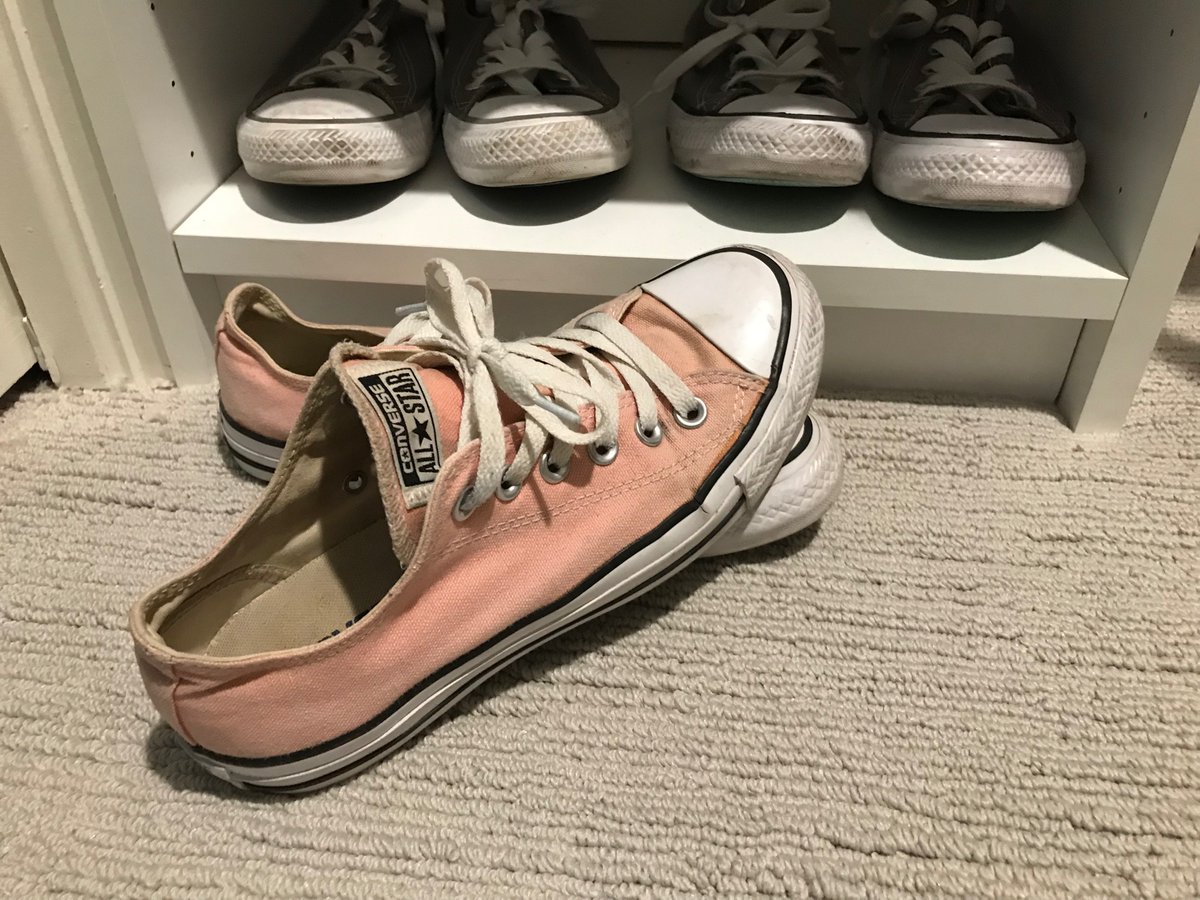 RedAnneBolynn's tweet photo. @thejackhopkins Wore them to Texas State Capital in 2013 two straight weeks protesting/support @wendydavis who masterfully filibustered GOP bans on repro rights.
These shoes met so many great, passionate folks fighting for repro rights. Never forget #UnrulyMob #MidnightInTexas https://t.co/4nMvSTc38s