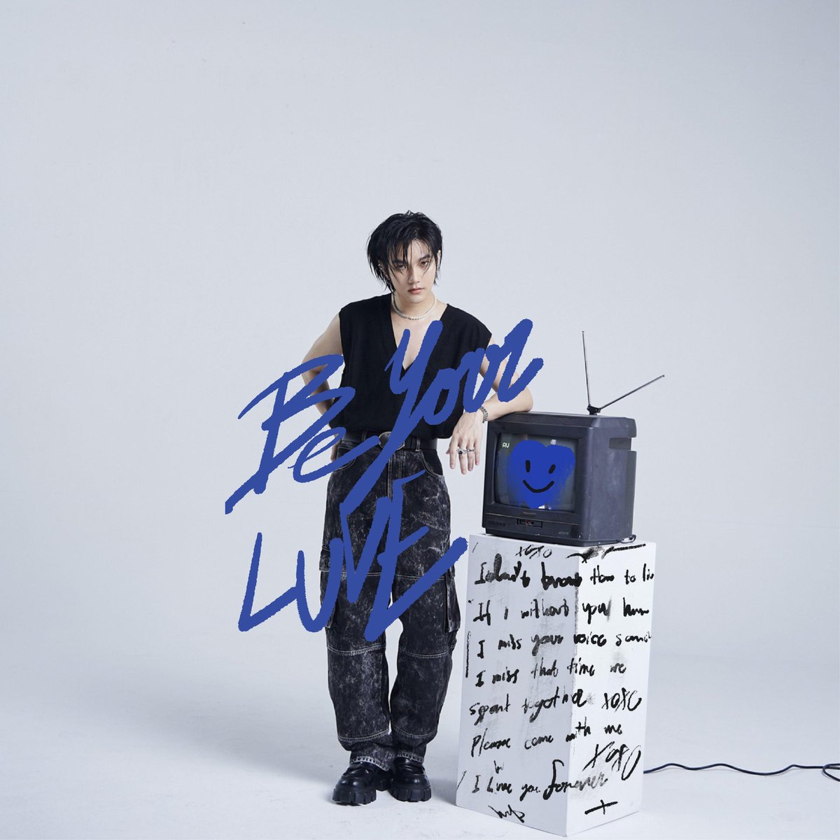 His first song of his own,
he named the song by his fans' name🥺🥺💙🖤
<a href="/JakeB4rever/">BIU.</a>
#BeyourluveBuildOUTNOW
#BuildJakapan