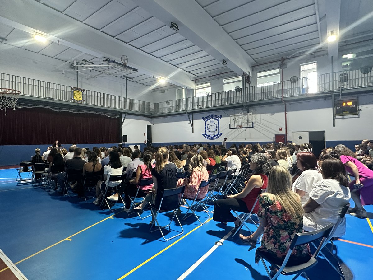 Colegio_Brains's tweet photo. Arrancando motores⚙️

Entre risas, lágrimas, música y baile, Paqui Molinero, directora de Brains La Moraleja, sorprendió a todos nuestros docentes y no docentes para comenzar este curso motivados y entusiasmados. 🙌

Juntos, una familia que crece contigo 💙 https://t.co/rWhrKURWzp