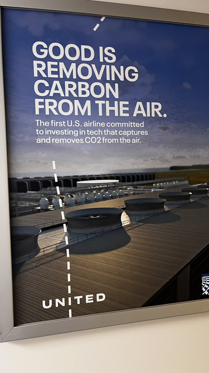 esports_jerry's tweet photo. Look at this nonsense? 🤔 But the planes are still polluting. Yikes! @united https://t.co/clkCHIY3yI