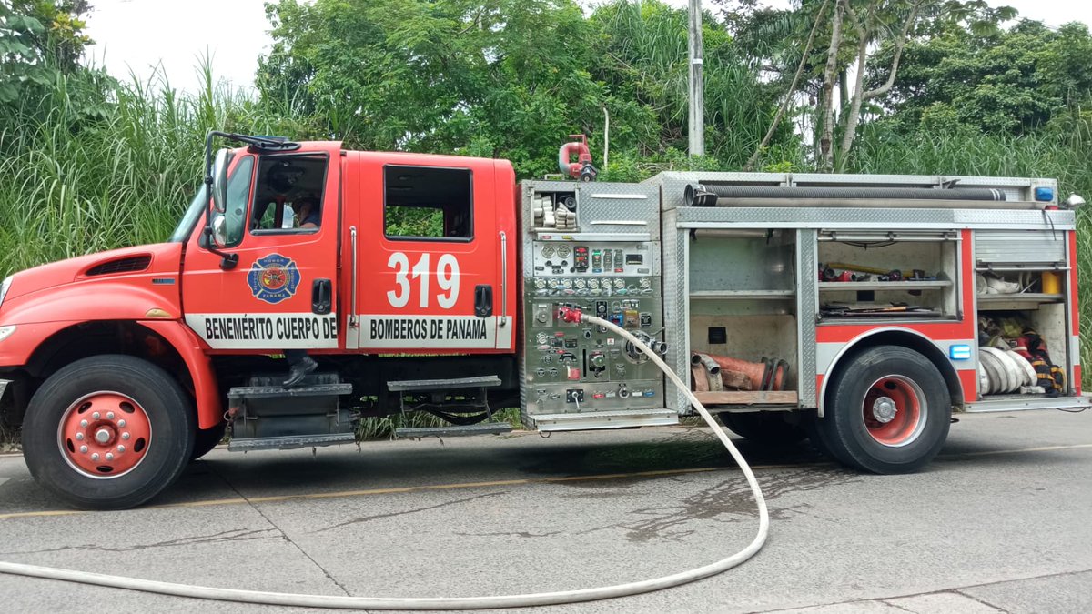 #PanamáOeste | Atendemos y controlamos incendio de vehículo articulado en Burunga, Arraiján. No hubo heridos.