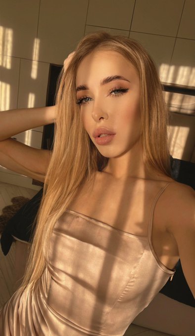Can I be your wifey type?🤤🤤 https://t.co/GP1Gu6p4CI
