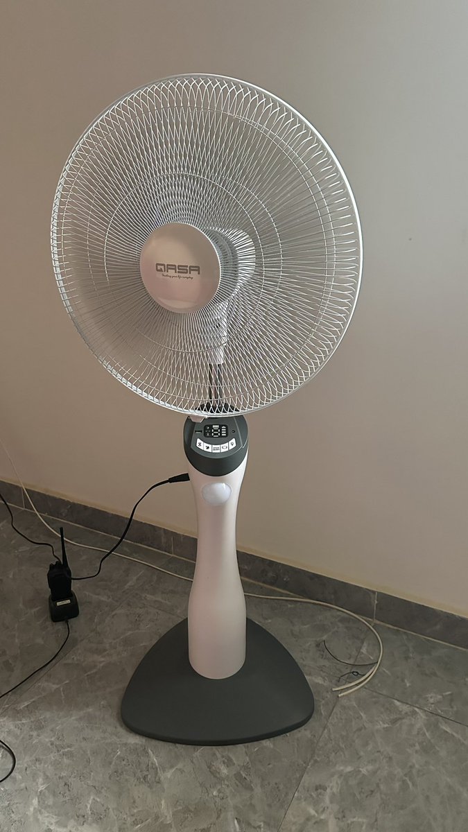 OloyeSomorin's tweet photo. If you’re shopping for a fan I would avoid this one as it stops rotating. The rotating function is faulty and we’ve even taken it to their service center.

#Qasa https://t.co/DhVwkxOmE5