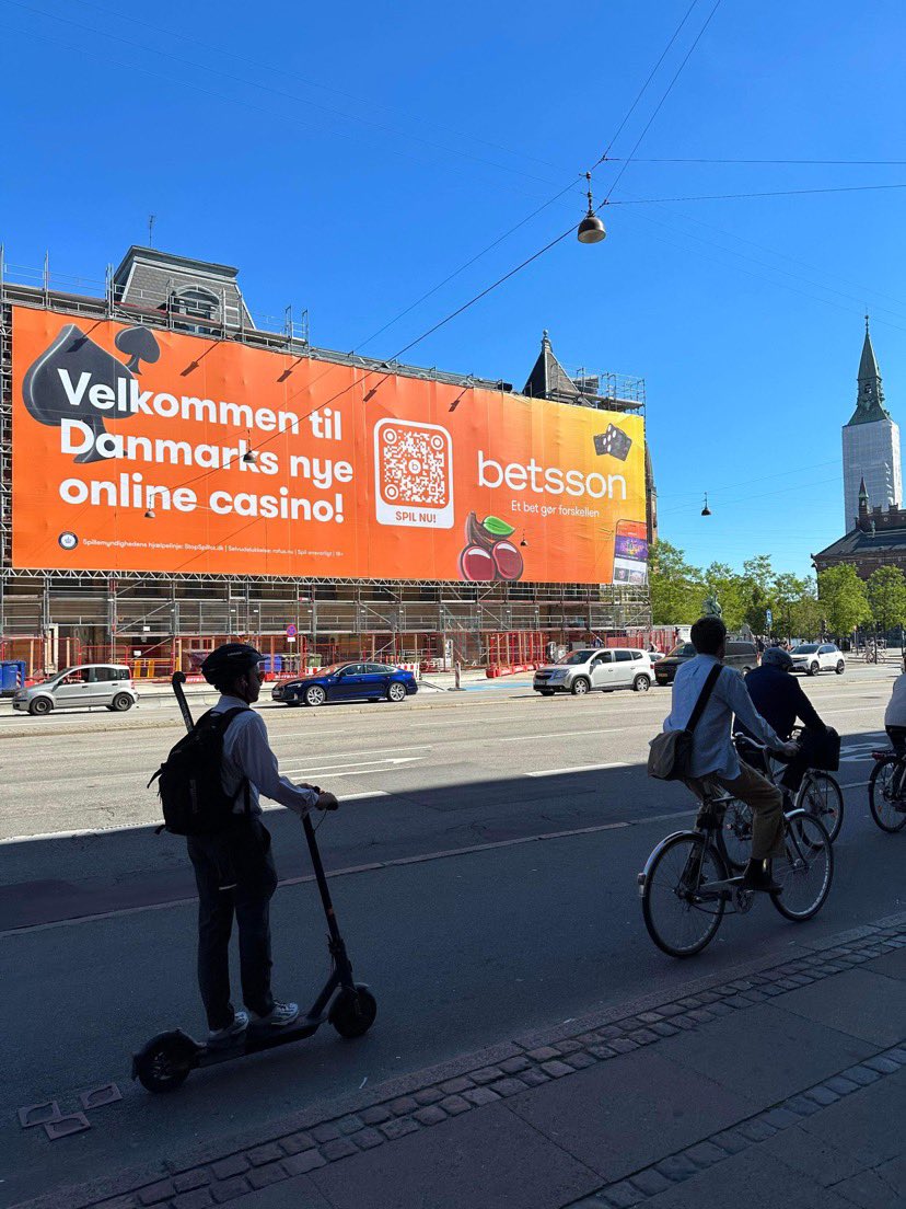 Spottet i København: Det er alligvel en spilreklame - der er til at få øje på. Det er så vildt, hvad vi tillader…