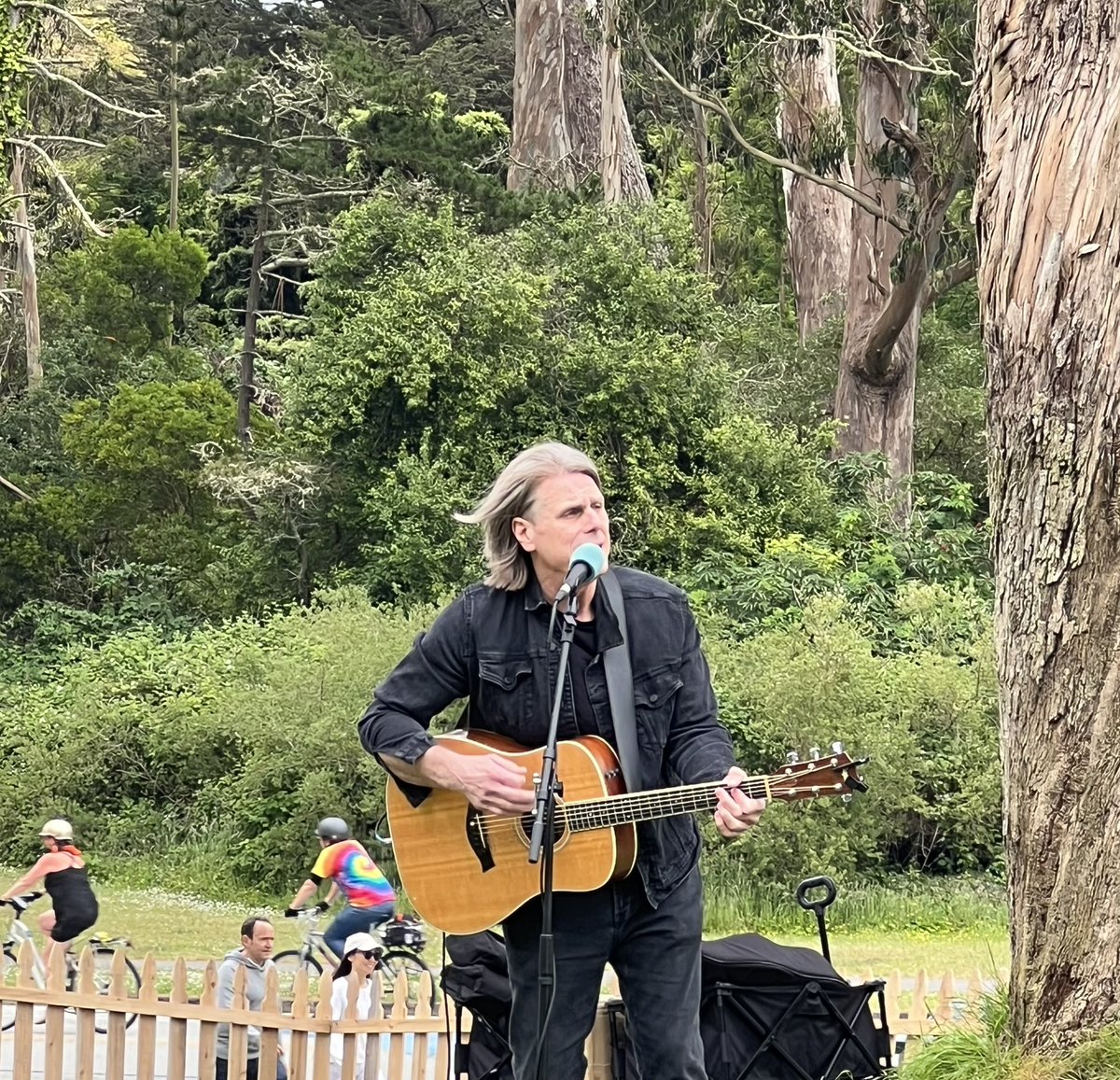 9/10 12-1 pm Inner Sunset Fleamarket SF

9/16 2-4 pm Secondhand Saturdays SF

9/24 7-12 Bottom of the Hill SF

#TheLeafs #SF #BayAreaMusic #SanFrancisco #Lyrics #Review #BottomoftheHill #ClimateAction #AnnaKarney #PeteKronowit #MikeRufo