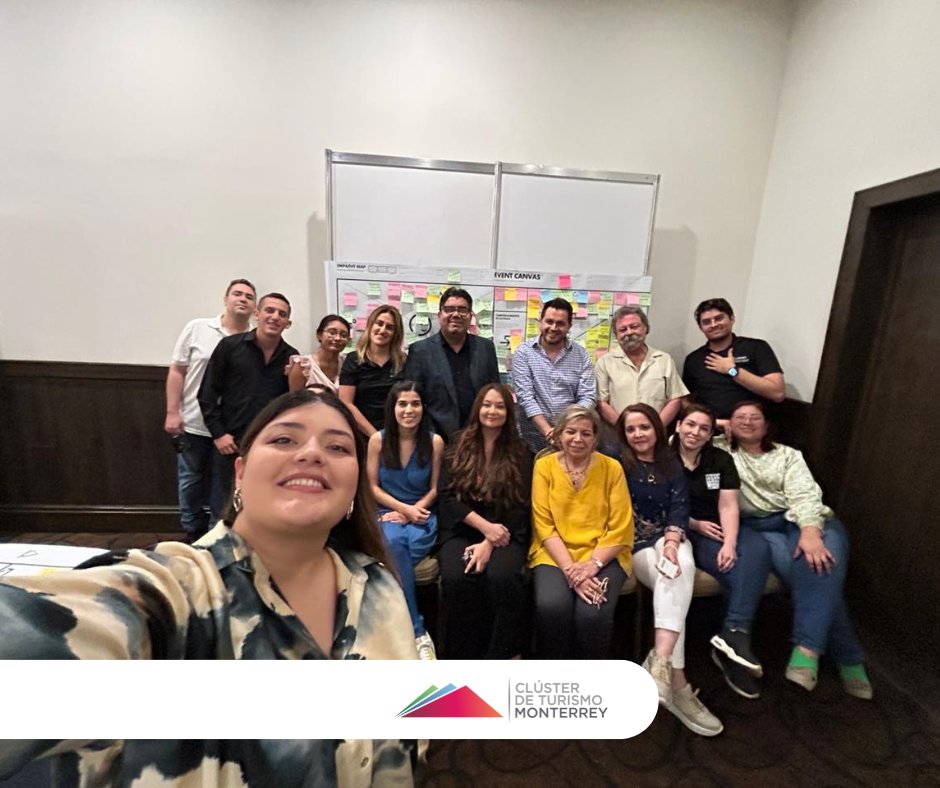ClusterTurMTY's tweet photo. Sesión de #Diseño con #EventCanvas para elevar la experiencia de los #stakeholders del @festviajes, guiada por nuestras trainers certificadas @AlePatinoo  y Alexandra Mtz. 

Agradecemos al equipo que nos acompaño para nutrir con su talento y a Maricela Gómez de Removi Eventos 👏🏽 https://t.co/n6hxq6WiRg